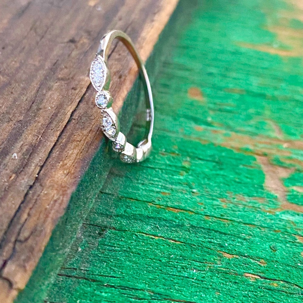 SIMPLE FASHION RING - Picture 2 of 2